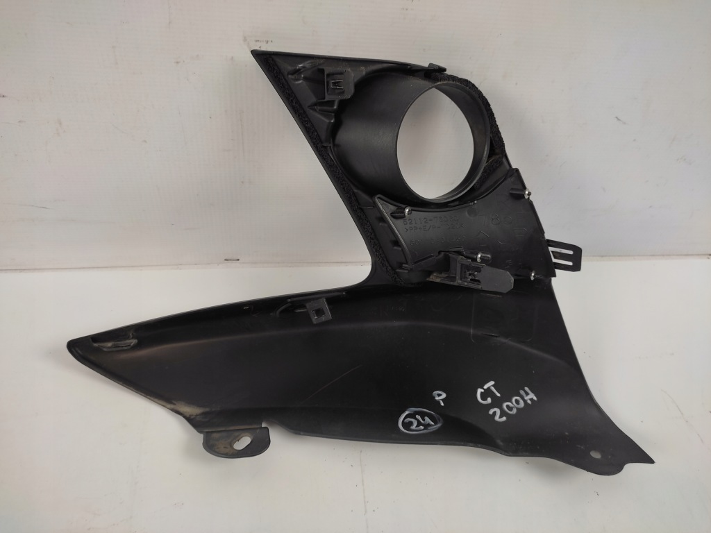 Lexus ct200h lift решітка накладка бампера права Зі Шроту