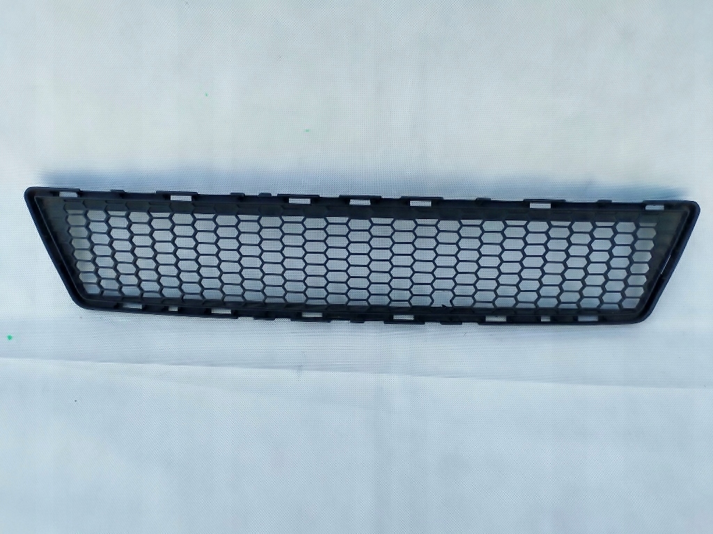 фото №1, Toyota verso решітка середня бампера 53112-of040