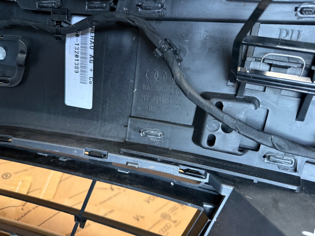 фото №15, Audi a8 d4 lift бампер перед решётка радиатора pdc омыватель комплект orginał lx7r 2016 r