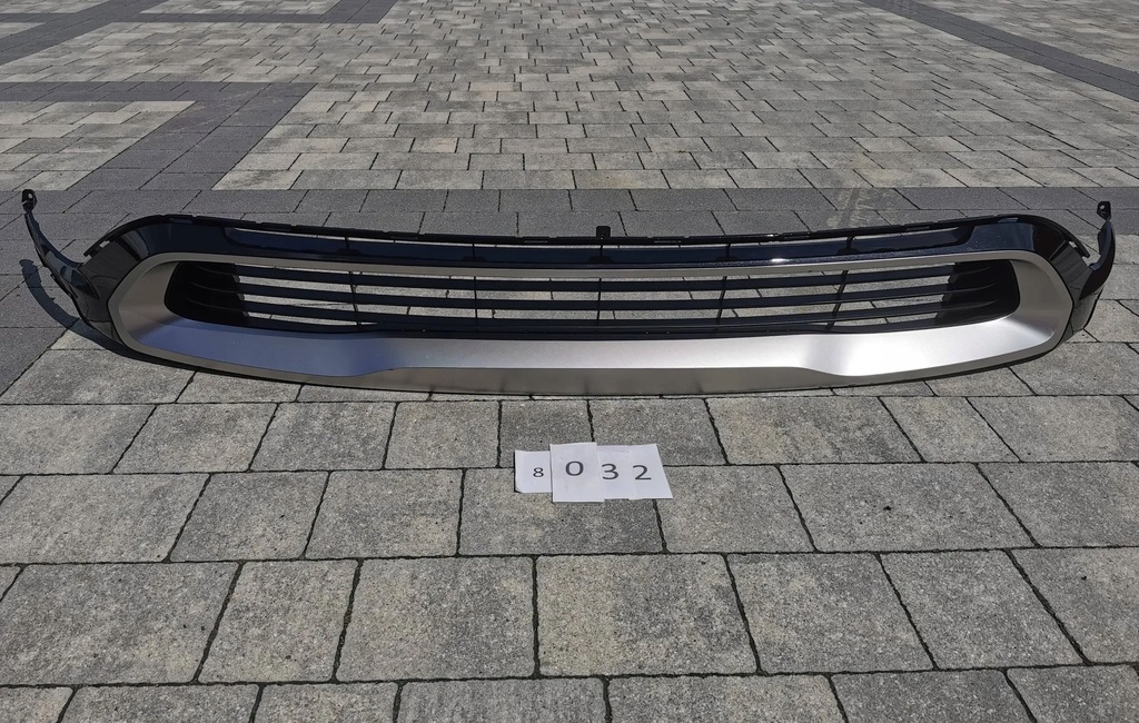 фото №1, Решітка бампера передній toyota prius 8.032