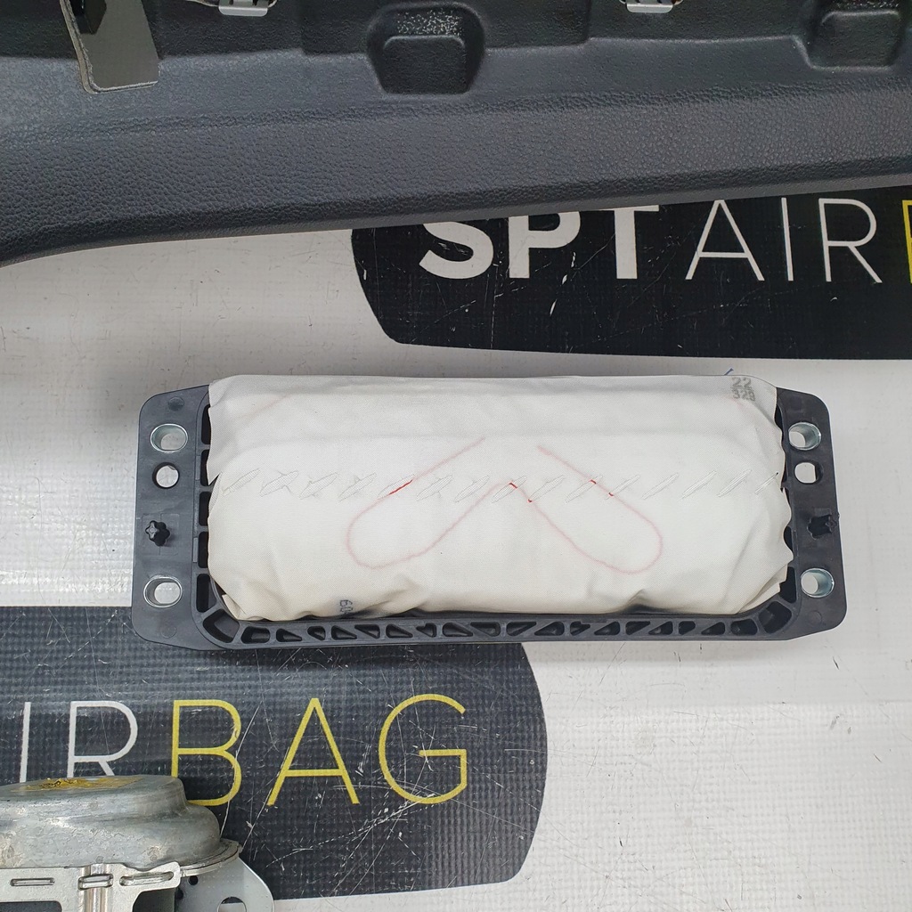 фото №10, Octavia iv 4 приборная панель консоль подушки безопасности ремни подушка безопасности