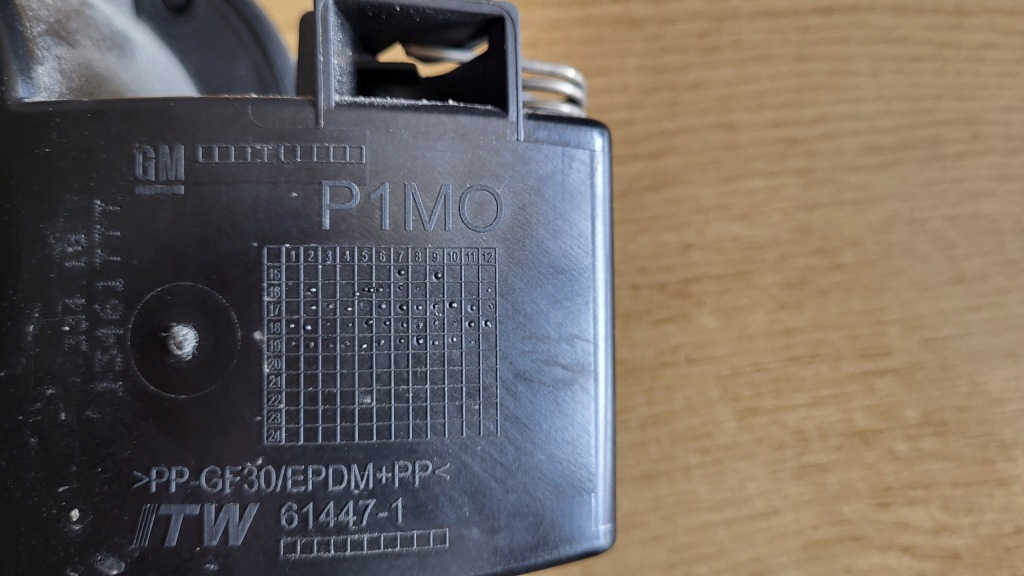 Opel crossland, crossland x,klapka заливної пального, колір білий z40r Доставка