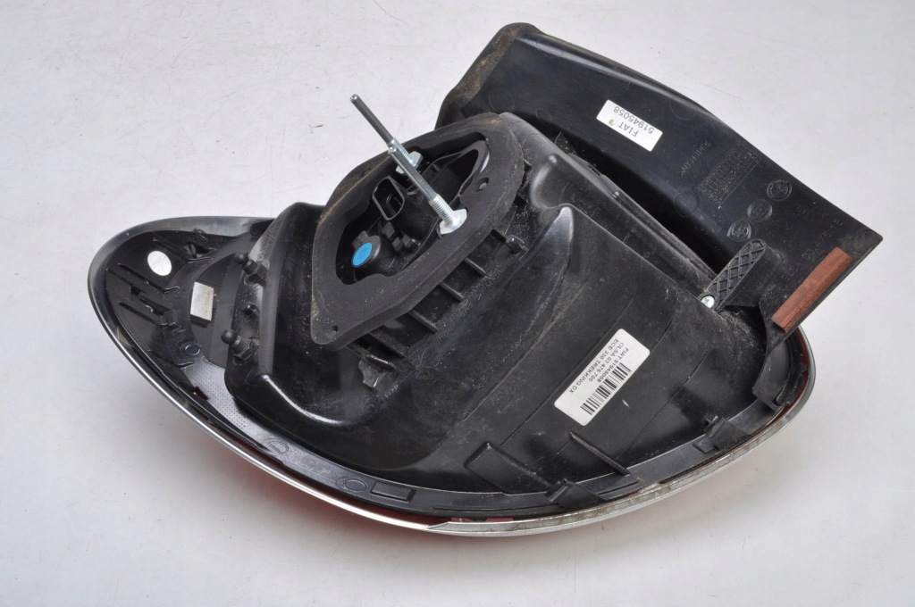 Купити Fiat 500l лампа права задня правий задній 51945058