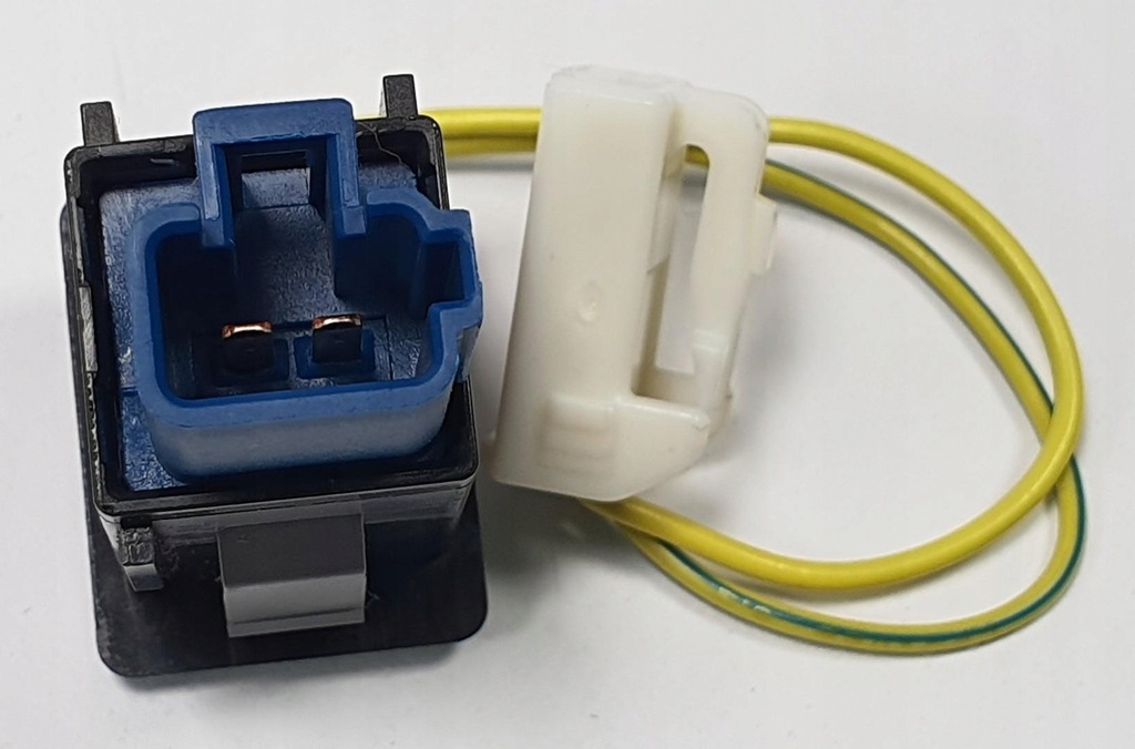 фото №3, Кнопка переключатель trunk открывалка mazda rx-8 rx8 15a257