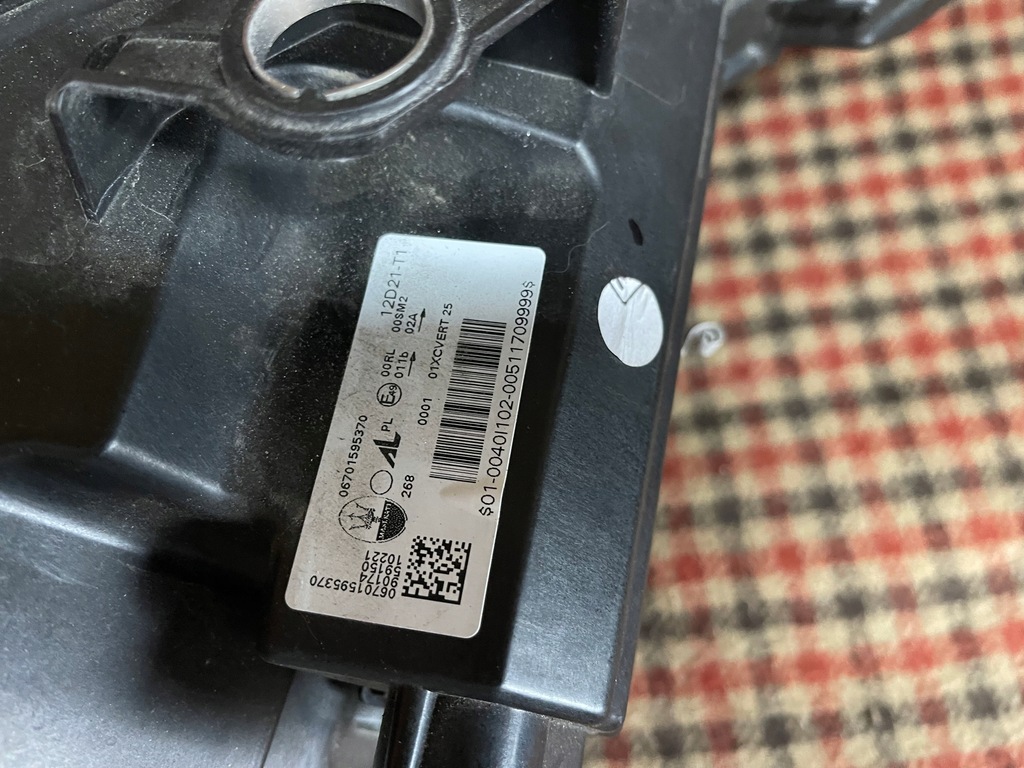 фото №3, Maserati levante 2020- full led левый