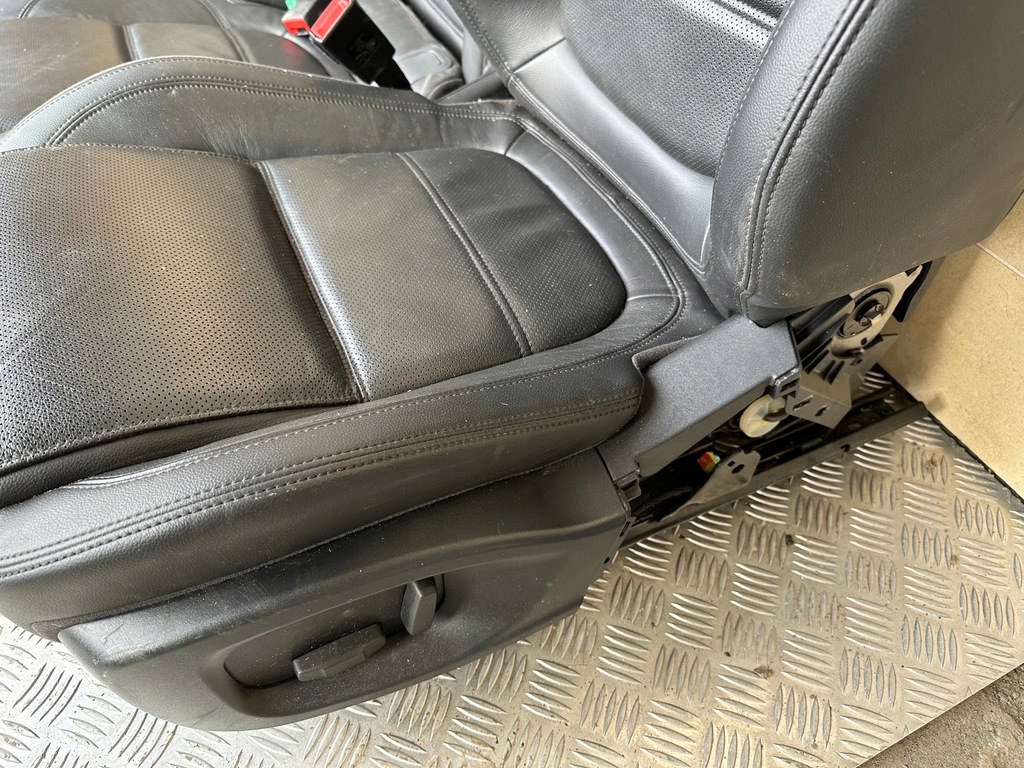 фото №6, Сидіння заднє сидіння шкіра jaguar e-pace