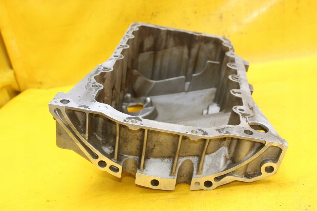Поддон масляная audi a4 b6 b7 a6 c6 2.0 passat b5 fsi awa 06b103603 a h Киев