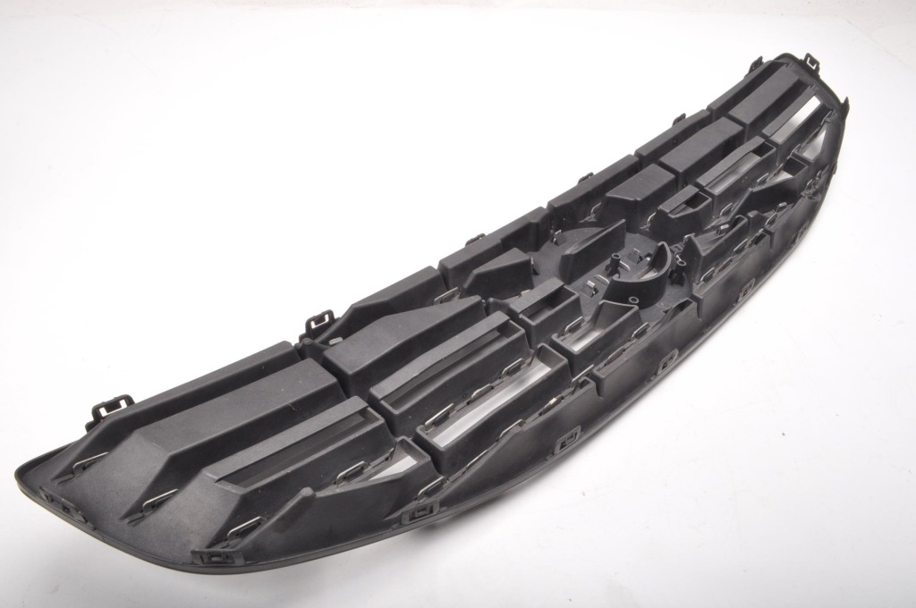 Купити Volvo v60 рестайлінг  решітка радіатора решітка радіатора решітка радіатора 31349928 31349931 31386498