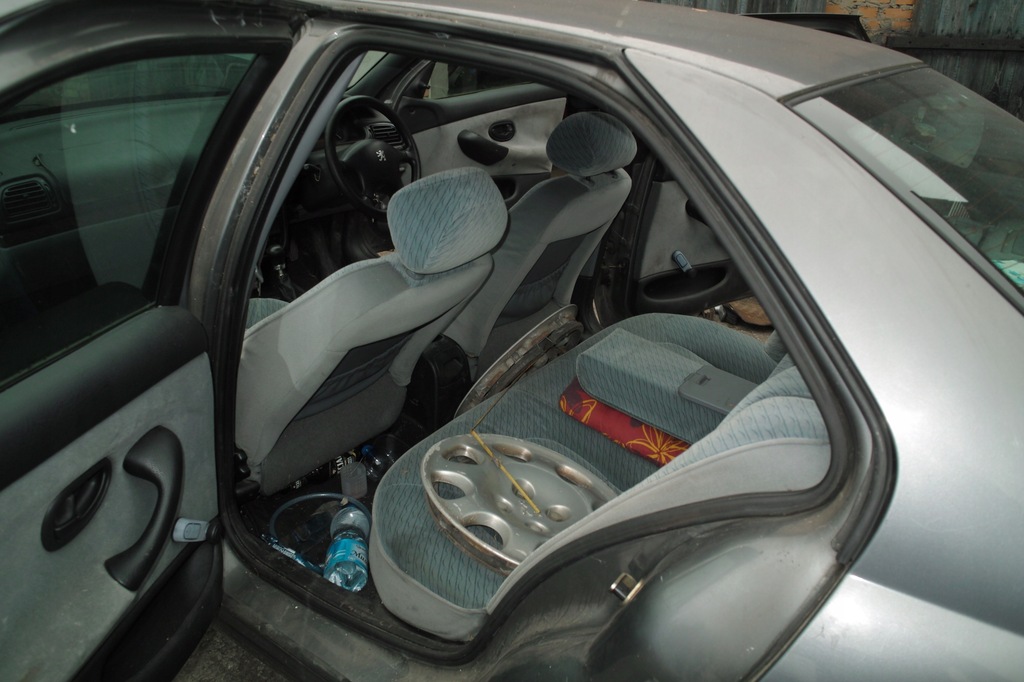 фото №1, Peugeot 406 sedan прокладка кузовная дверь левый задняя