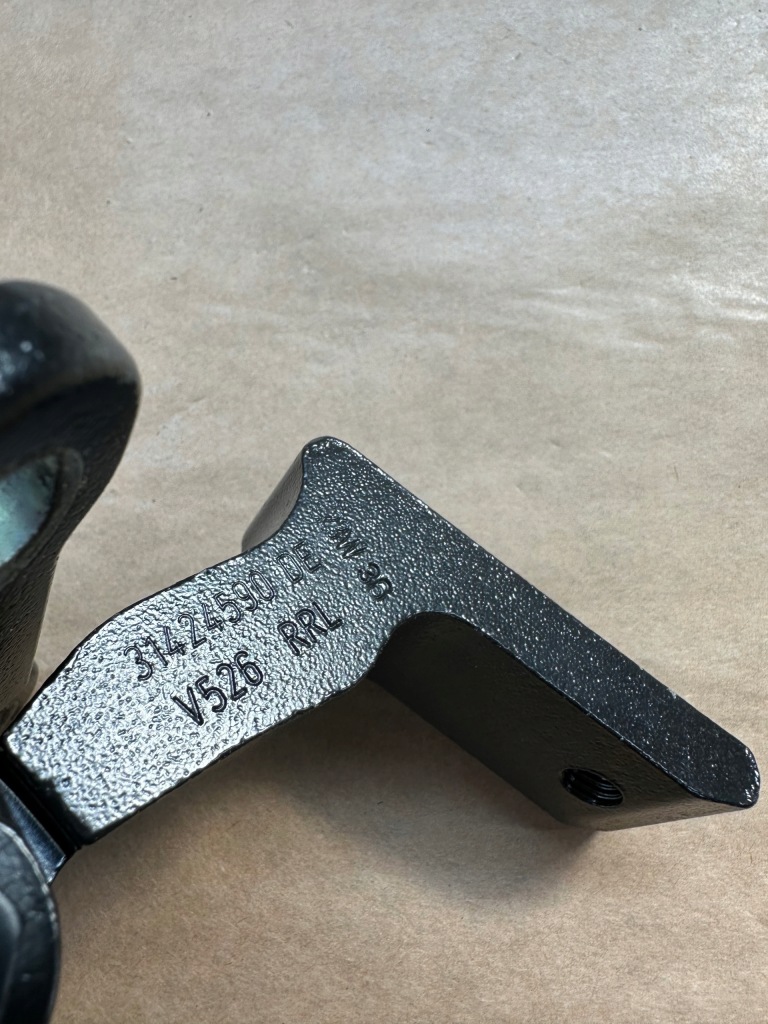 фото №3, Volvo xc90 ii петля дверь левый задняя 31424590