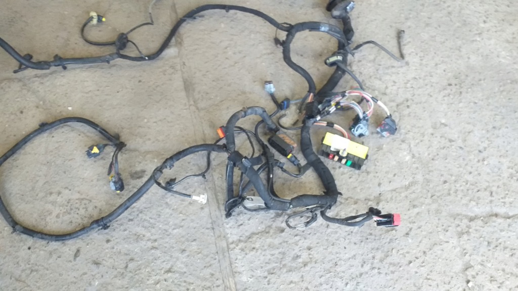 фото №11, Peugeot 3008 1.6 hdi 16v жгут отсек двигателя