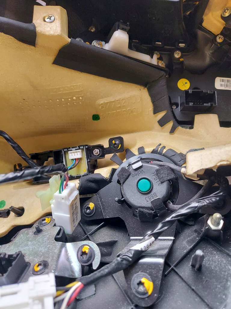 фото №10, Защита спидометра панели ferrari 488 gtb левая 87438700