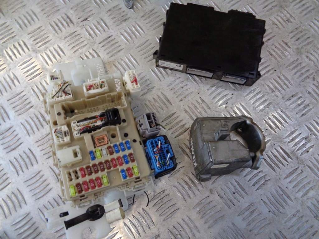 фото №9, Бортовий комп'ютер набір імобілайзер запуск suzuki kizashi 2.4 09-