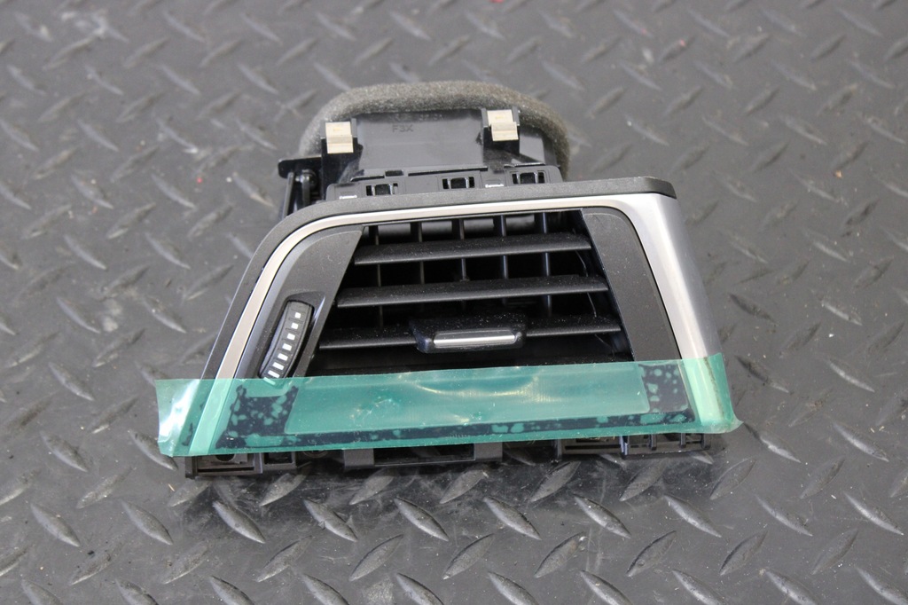 фото №1, Решітка обдув консолі права bmw 3 f30 n47 9346225