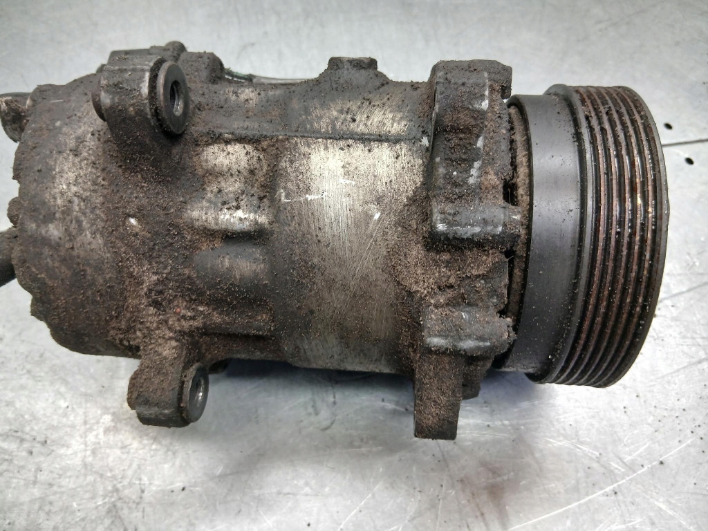 фото №4, Компрессор кондиционера audi a3 8l 1.9tdi 01r 1j0820803k