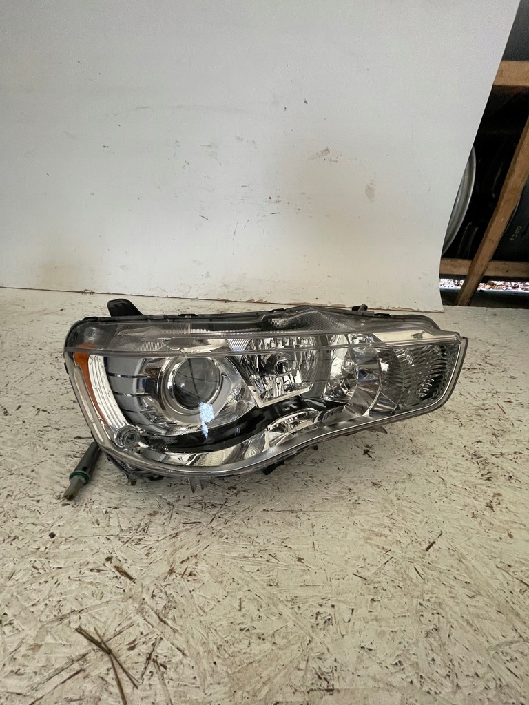 фото №1, Лампа правая mitsubishi outlander lift 8301c4-12