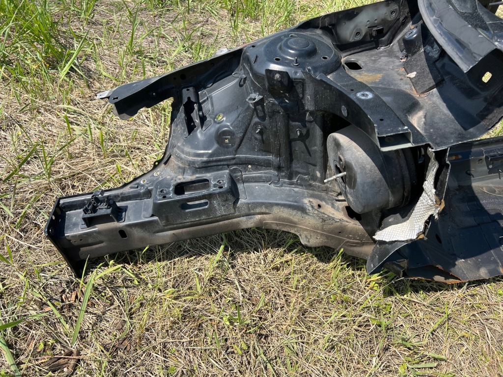 Audi a3 8v 5d sportback четверть порог лонжерон стойку правый  перед фартук Недорого