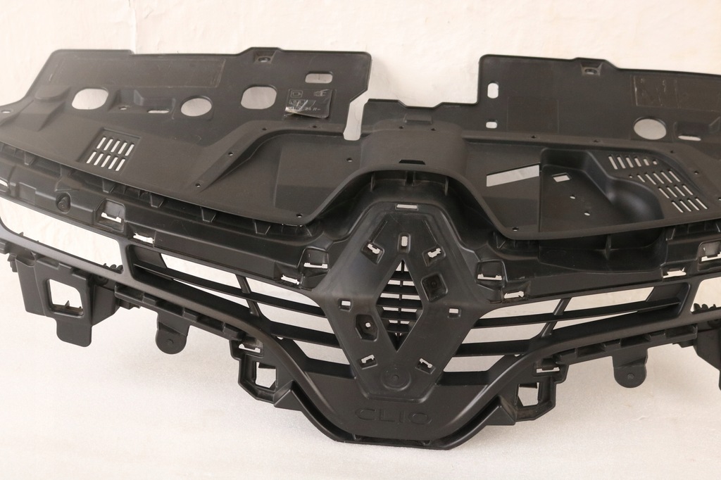 фото №12, Renault clio iv 4 решётка радиатора решётка радиатора бампера 622563184r ,