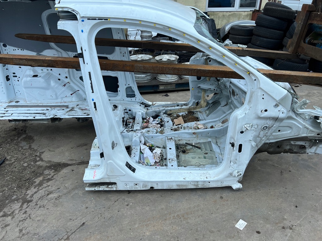 фото №1, Ford transit courier 15- поріг блок двигуна правий