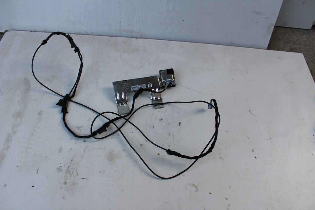 фото №1, Усилитель антенны 8x0035503b audi a1