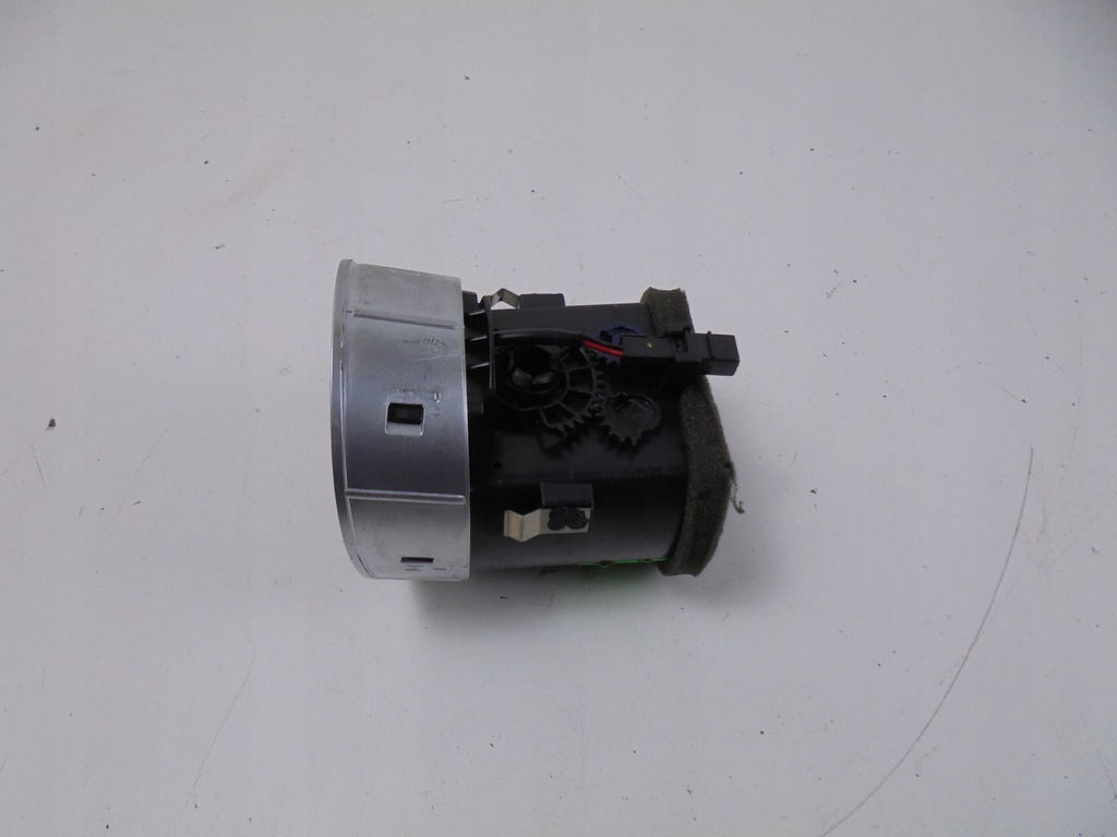 фото №5, Решётка обдув 8h0820951d audi a4 b6