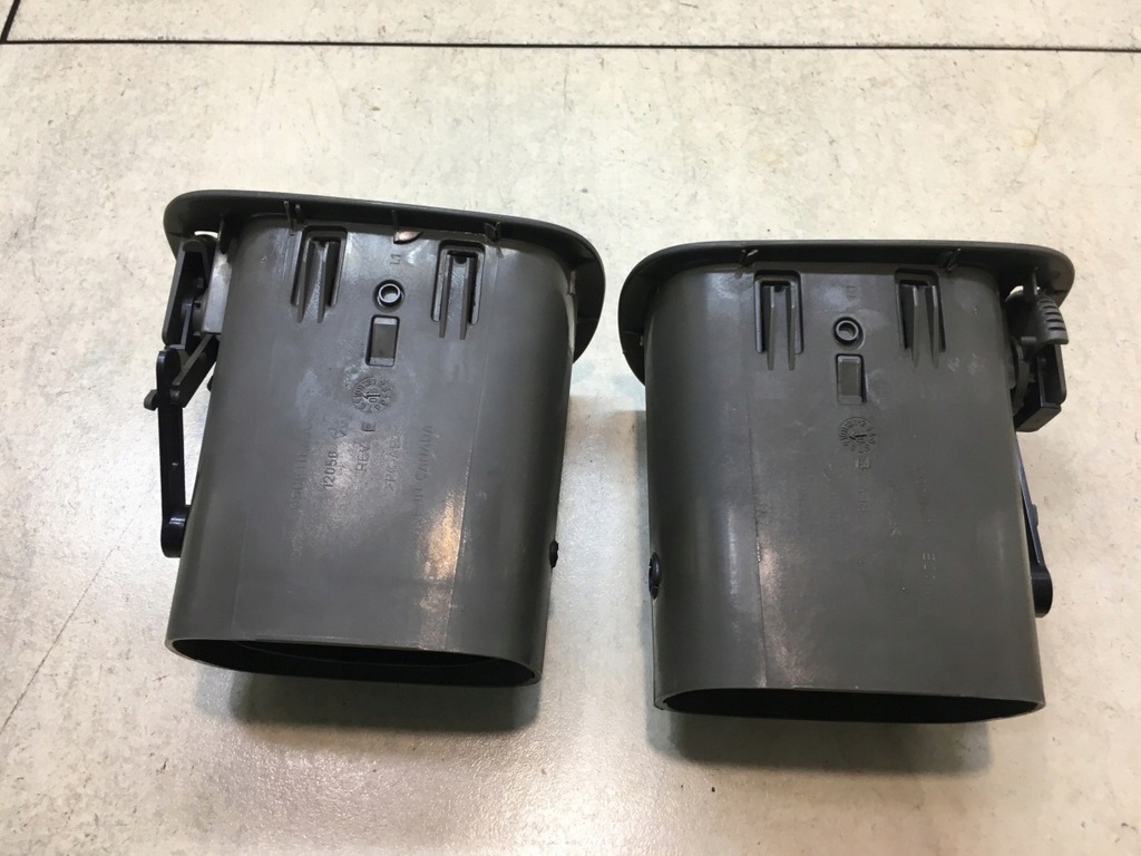 фото №5, Решітка обдув права ліва voyager iv