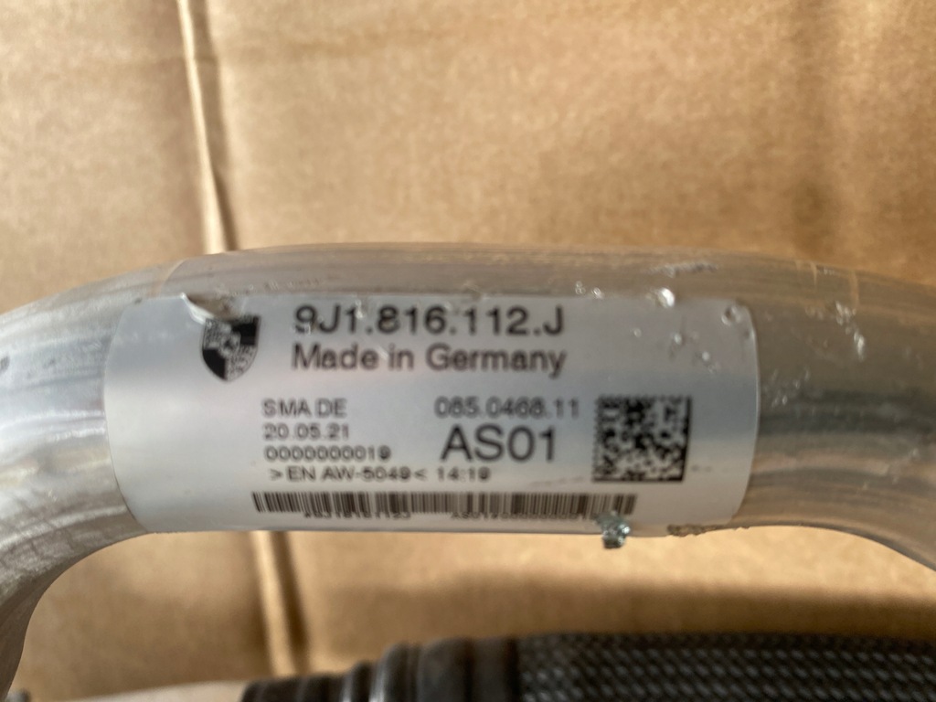 фото №3, Шланг трубка кондиционера porsche taycan 4s 21r