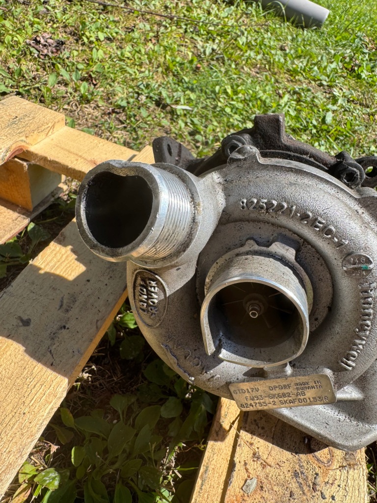 Турбонагнетатель jaguar xf 3.0d идеальная на запчасти niski пробег fw936k682ab Оригинал