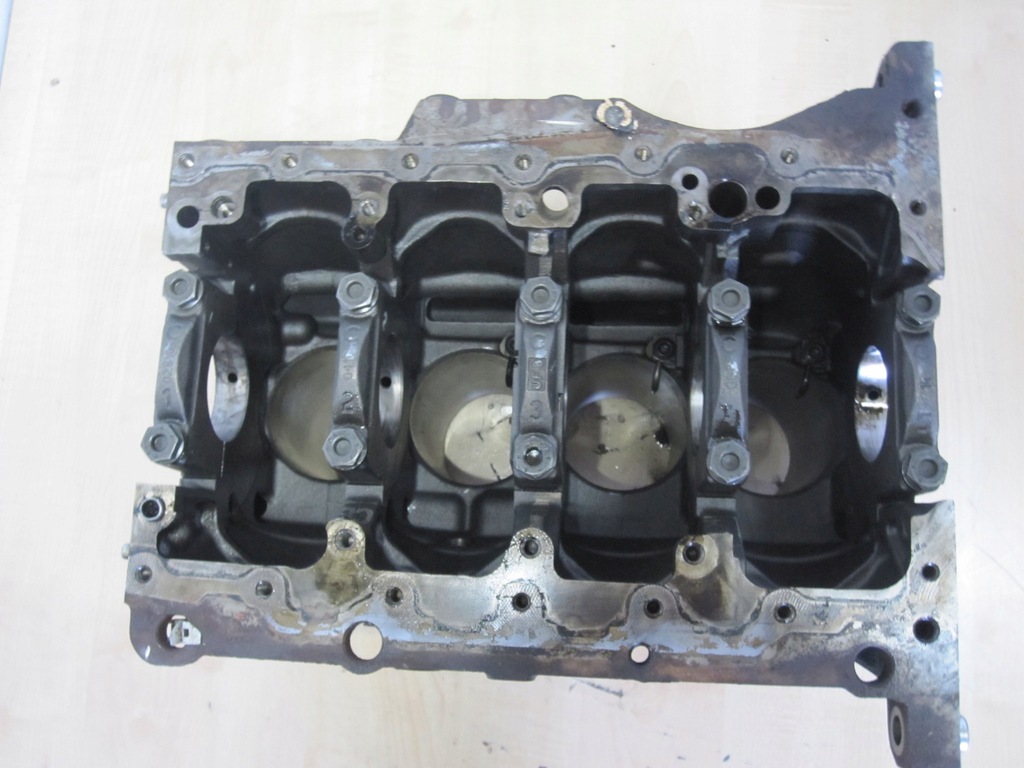 фото №5, Passat golf 2.0 tdi cba cbab 140km блок двигателя номинальный 03l021a 03l103021