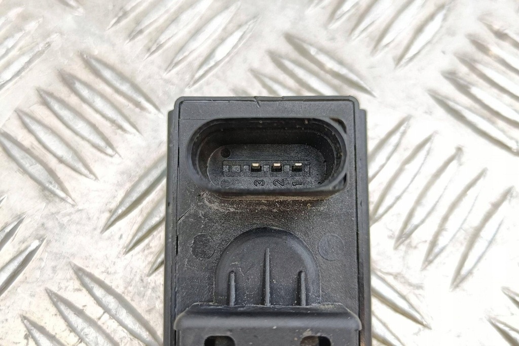 фото №7, Датчик качества воздуха vw phaeton 3d_ 4b0907659b 2.97l дизель 165kw