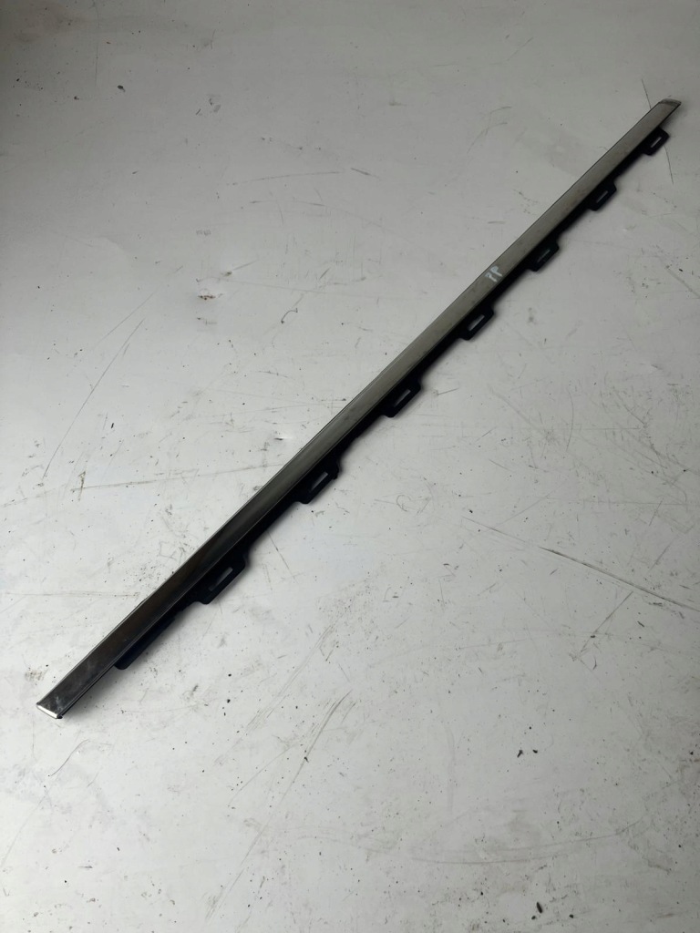 фото №1, Молдинг уплотнитель дверь правый перед peugeot 208 i 5d хром