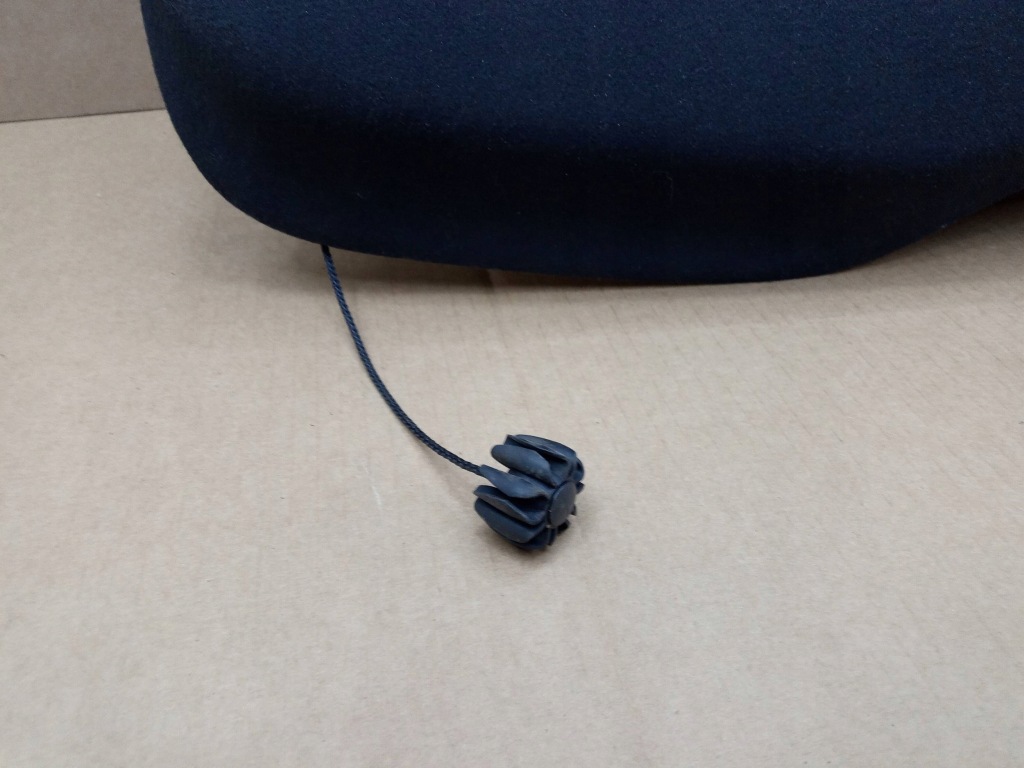 Volvo v40 2 cross country 2016 полиця багажника Ціна