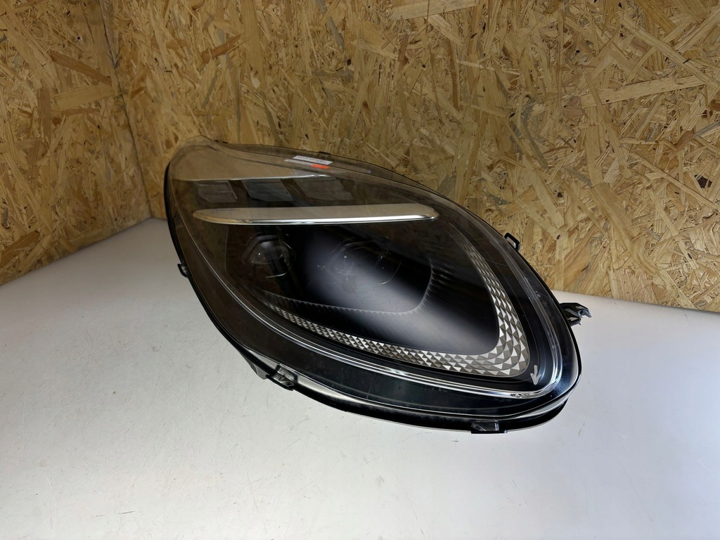 фото №1, Aston martin db12 2024 лампи передні