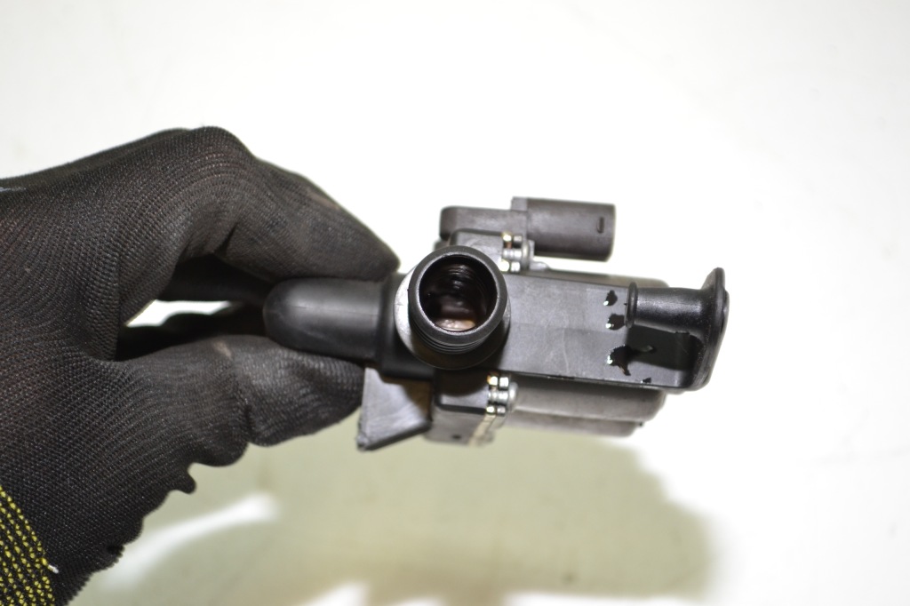 Bmw f10 f11 електроклапан обігріву води Зі Шроту