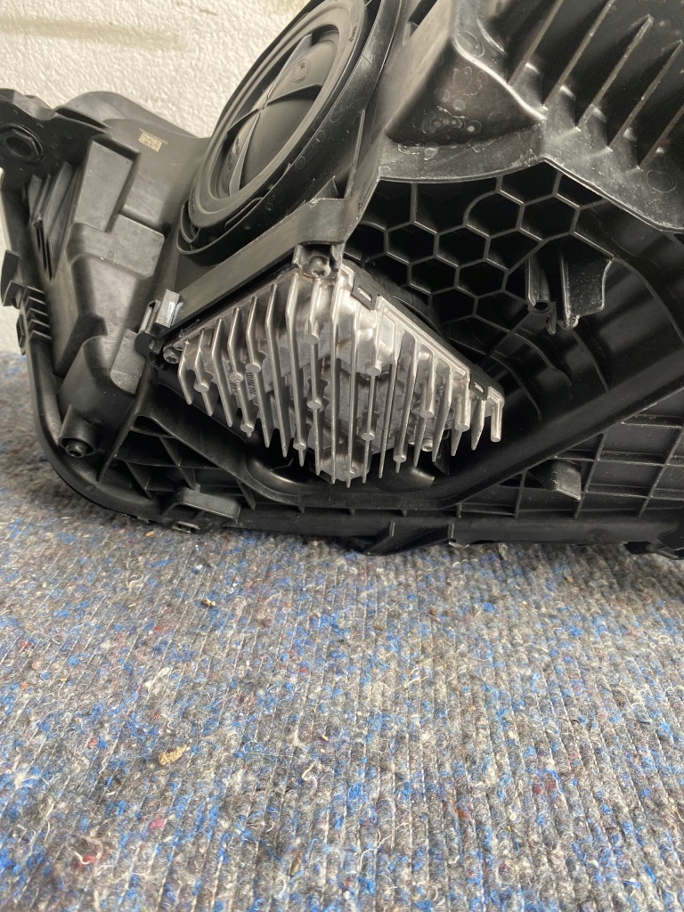 Фара правый  audi q3 83a941012 full led демонтаж "d18" с Разборки