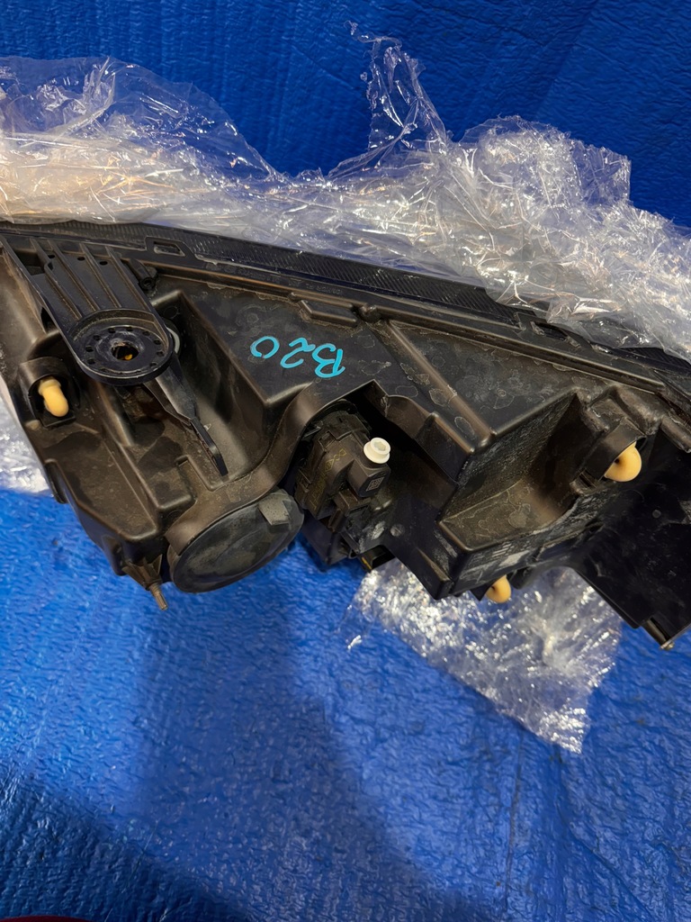 фото №16, Лампа перед права dacia sandero iii 3 led 20- 260107978r