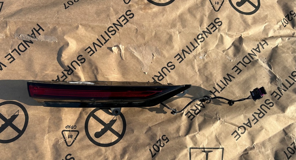 фото №1, Polestar ii лампа задняя левая w крышка oryg st.bdb