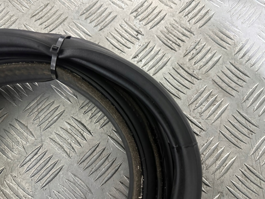 Mini cooper r56 прокладка кришки багажника Доставка