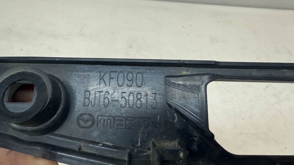 фото №8, Накладка молдинг освещение номерного знака регистрационный mazda 3 bm bjt6-50813 hb