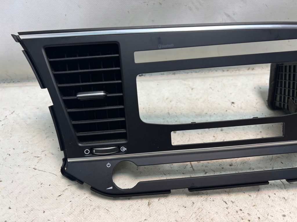 фото №3, Hyundai elantra vi 16- рамка радио решётка обдув