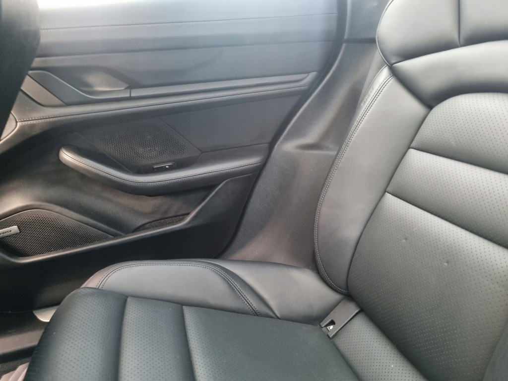 фото №11, Porsche taycan сиденья заднее сиденье кожа с подогревом обивка дверь