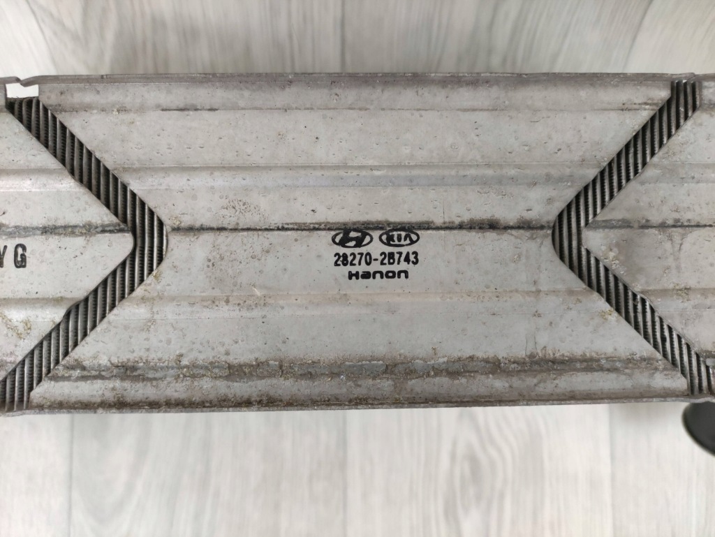 Hyundai tuscon радиатор воздуха интеркулер 282702b743 в Украине