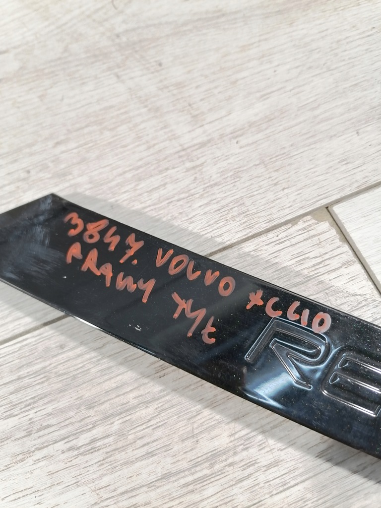 фото №8, Volvo xc40 молдинг крыло правый задняя 32262931