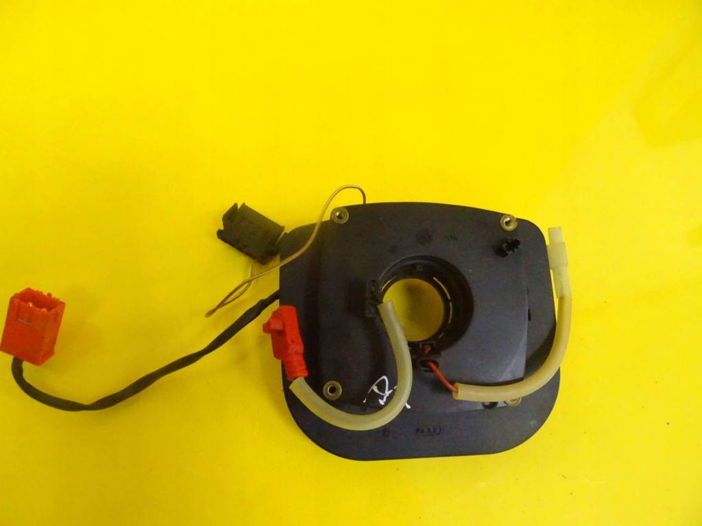 Стрічка pod кермо audi a4 b5 4d0951543d nr1052 в Україні