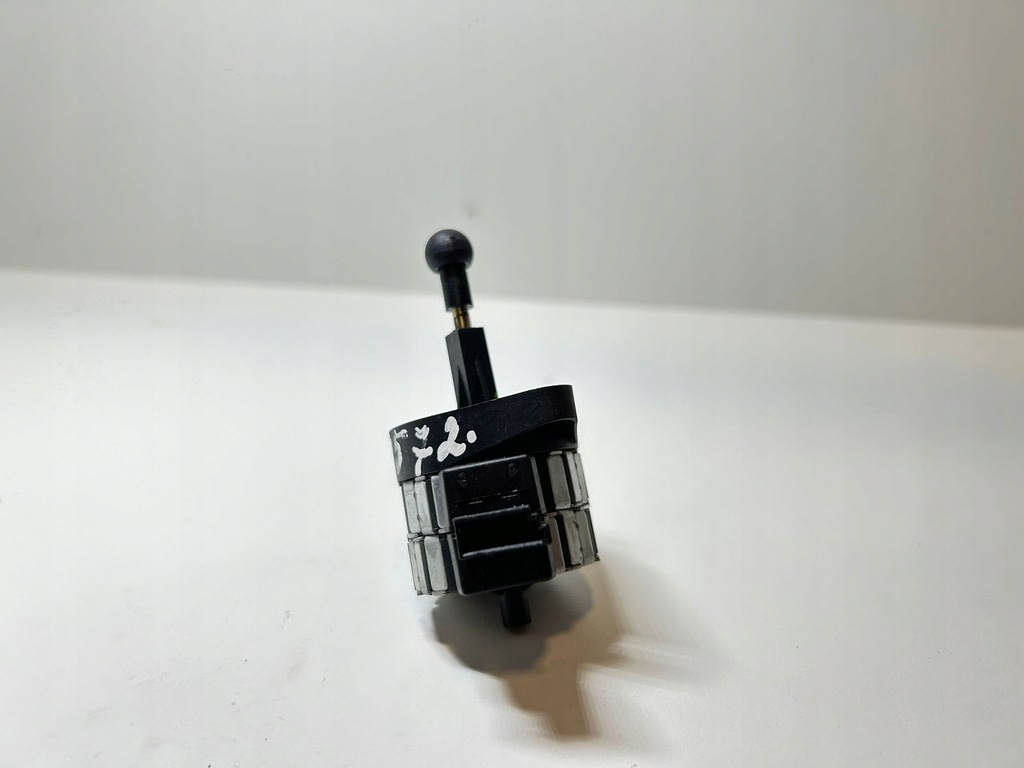 фото №5, 2006 mercedes-benz s w221 моторчик регулювання лампа 1307220034