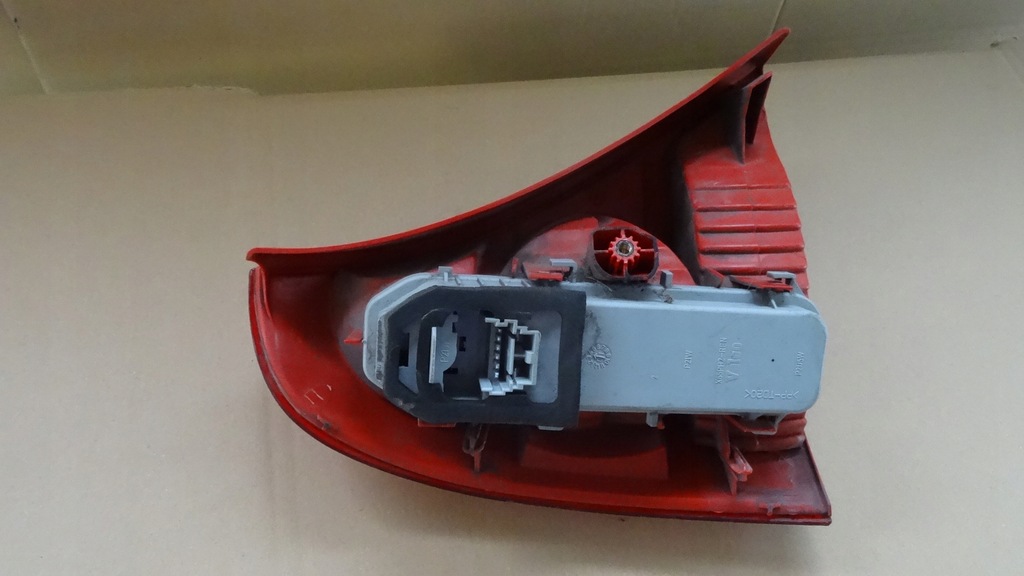 фото №6, Clio ii лампа правый задняя 8200071414