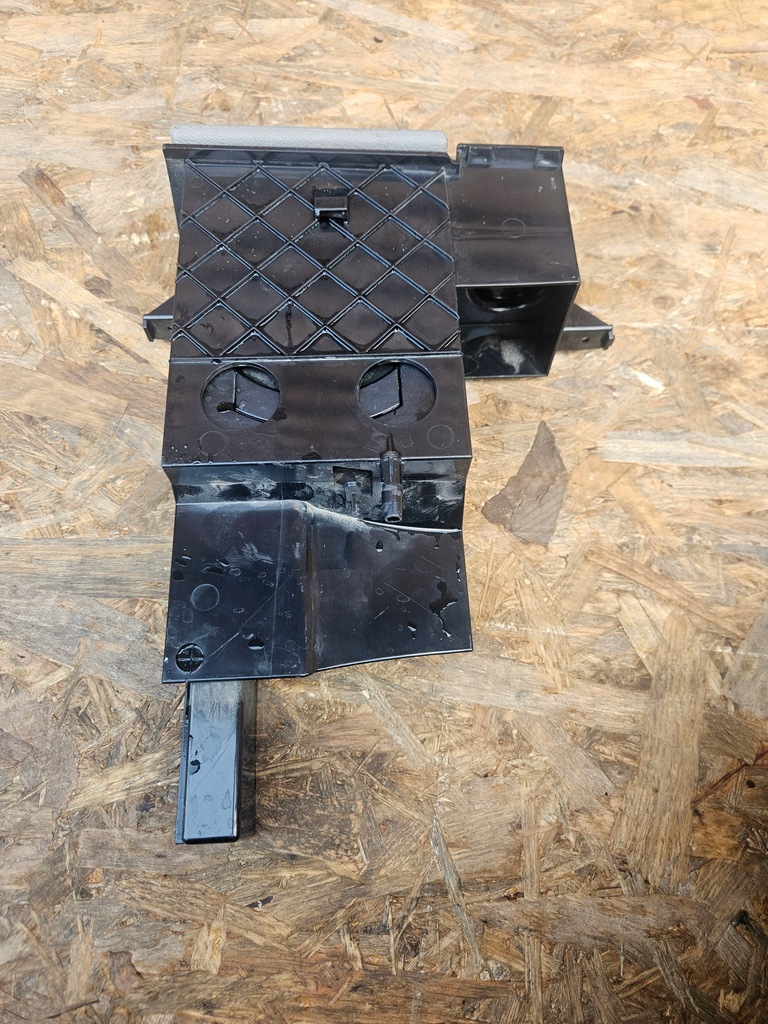 фото №7, Кронштейн na чашка прикурювач vw volkswagen t5 7h1858601