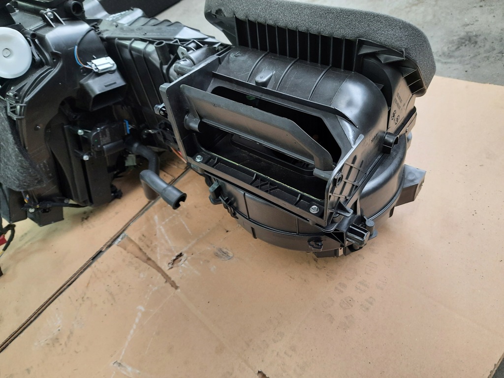 фото №8, Audi q3 8u 2.0tfsi обігрівач