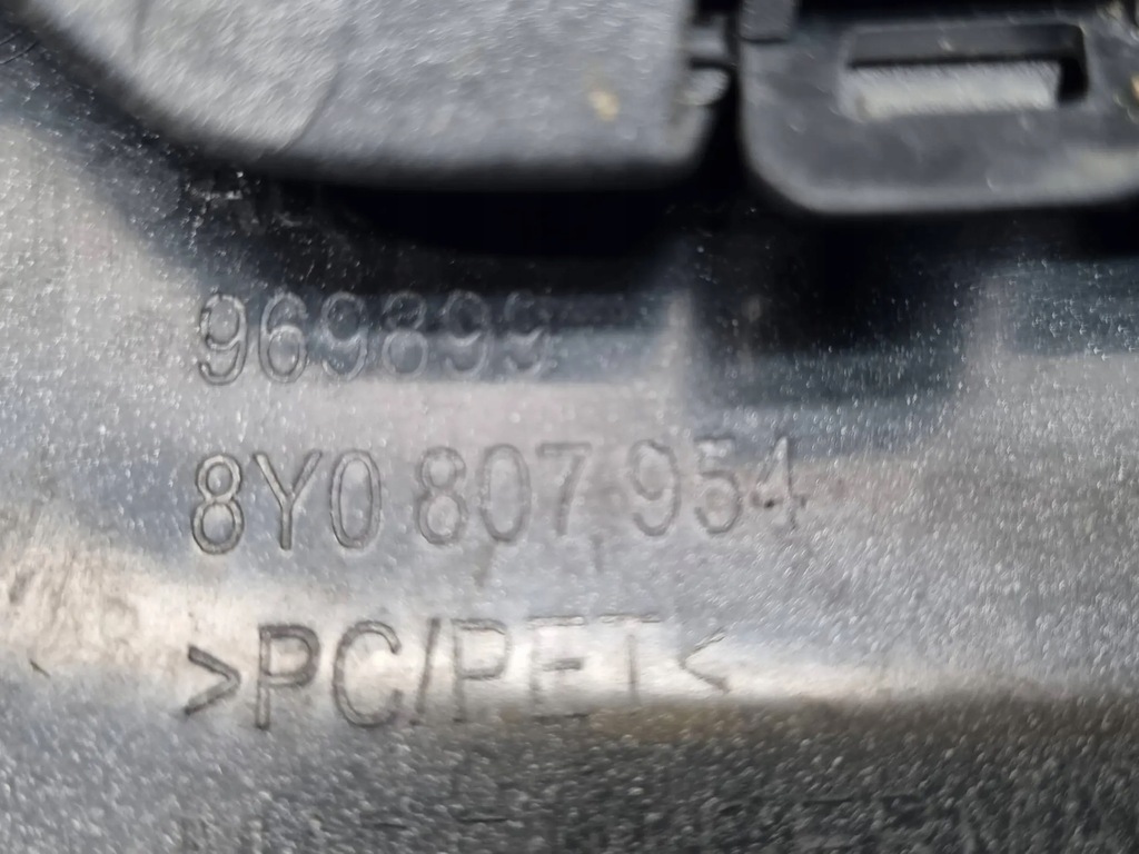 фото №8, Audi a3 8y 2020 перед сторона права решітка, заглушки