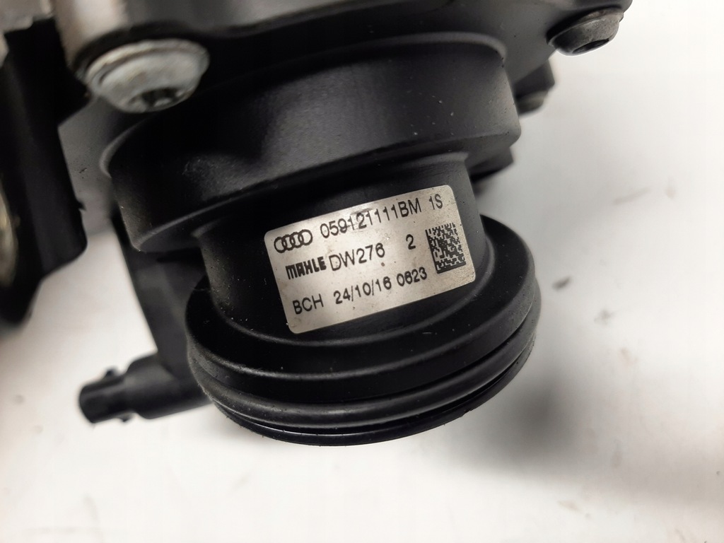 фото №4, Audi a6 c7 3.0 tdi 2010- термостат корпус термостата 059121111bm